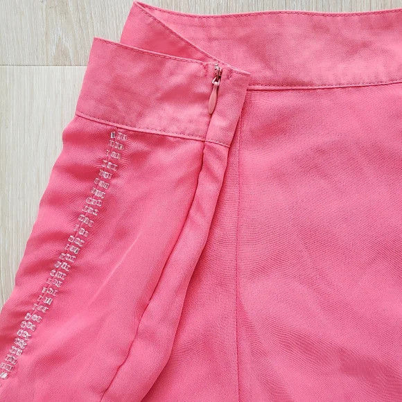 Mmm Shorts - Picture 3 of 7